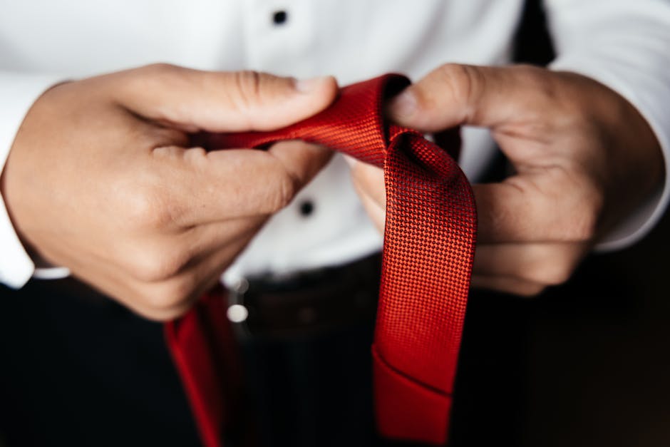 How To Tie A Tie Step By Step - Image 2
