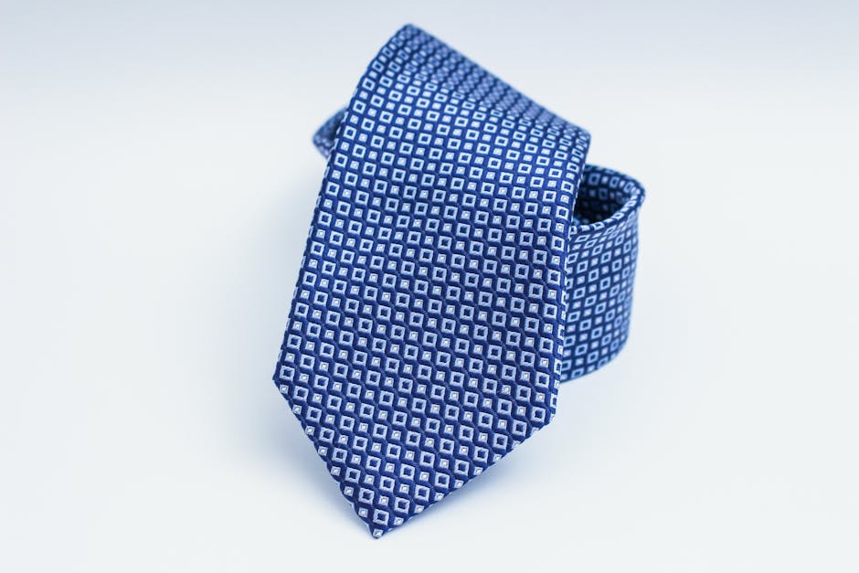 Learn How To Tie A Tie 2 How To Tie A Tie Tutorial - Image 2