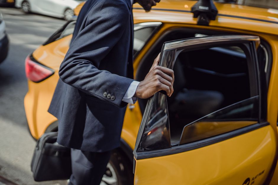 Best cab book — Top Cab Booking Services for Working Professionals